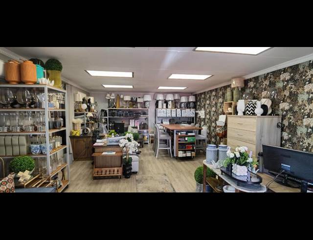 BUSINESS PROPERTY TO RENT IN LYNNWOOD